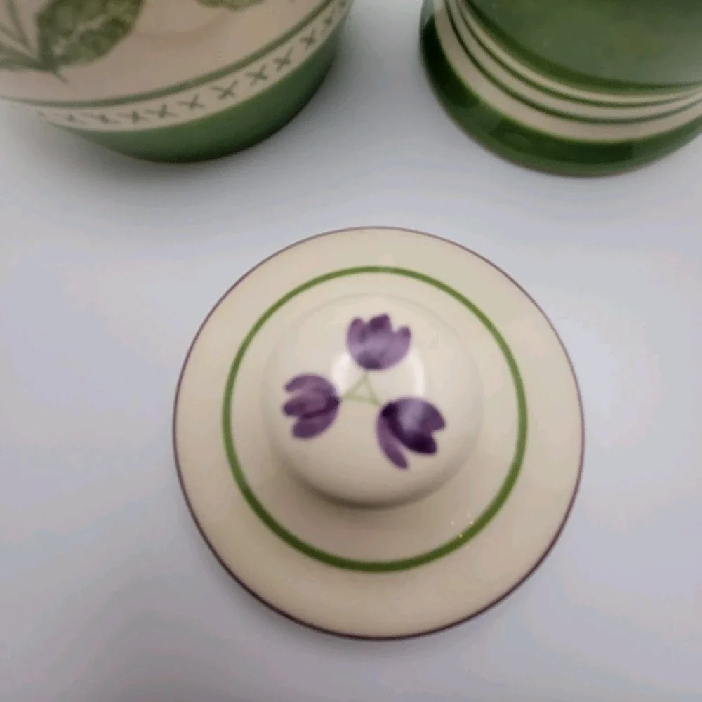 Pfaltzgraff Cottage Circle of Kindness Purple Tulip Sugar and Creamer Set